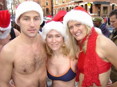 La corsa dei Babbi Natale in mutande