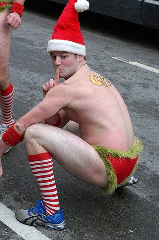 La corsa dei Babbi Natale in mutande