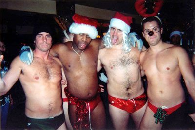 La corsa dei Babbi Natale in mutande