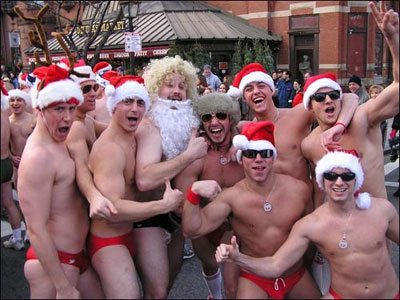 La corsa dei Babbi Natale in mutande
