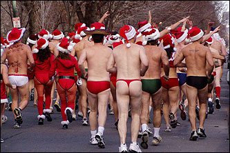 La corsa dei Babbi Natale in mutande
