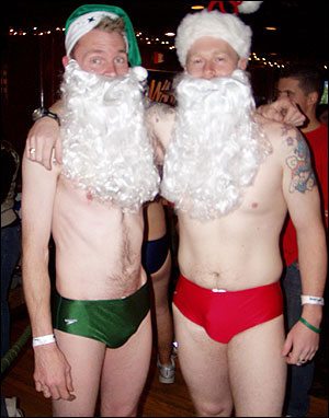 La corsa dei Babbi Natale in mutande