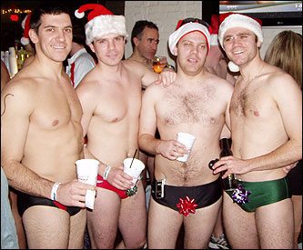 La corsa dei Babbi Natale in mutande