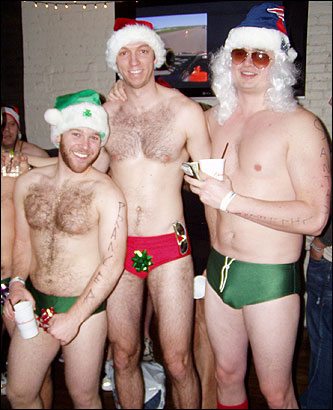 La corsa dei Babbi Natale in mutande