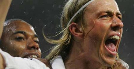 Il bacio focoso del calciatore