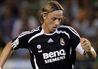 Il bacio focoso del calciatore