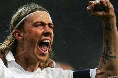 Il bacio focoso del calciatore