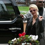 Paris Hilton sfila al Cosmoprof di Bologna - Thumbnail