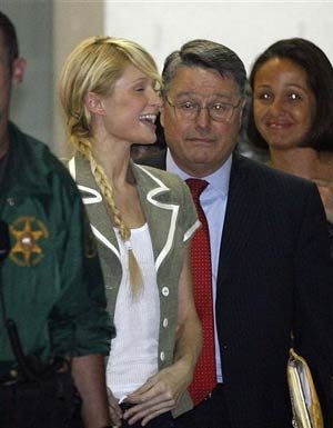 Paris Hilton libera