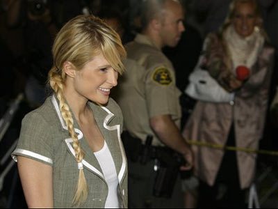 Paris Hilton libera