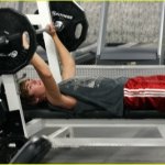 Zac Efron mette in mostra i muscoli - Thumbnail