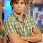 Zac Efron mette in mostra i muscoli - Thumbnail