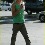 Zac Efron mette in mostra i muscoli - Thumbnail