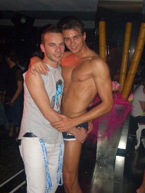 Me2 e Notte Praga: Anteprima del Summer Tour