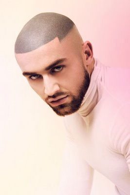 Fran&ccedil;ois Sagat evanescente