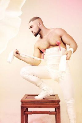 Fran&ccedil;ois Sagat evanescente