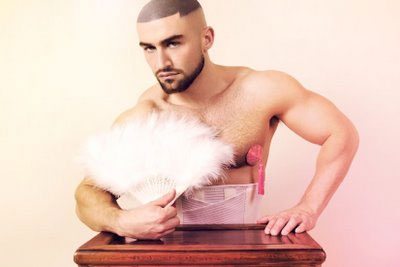 Fran&ccedil;ois Sagat evanescente