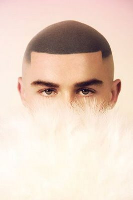 Fran&ccedil;ois Sagat evanescente