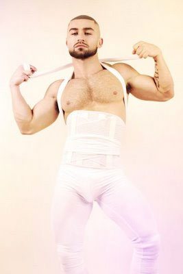 Fran&ccedil;ois Sagat evanescente