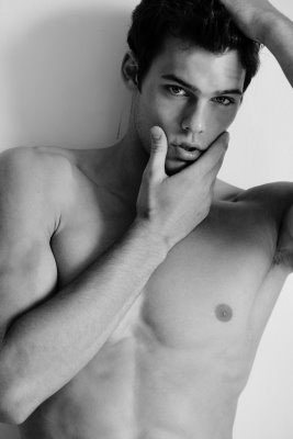 Holden Nowell, esempio di perfezione