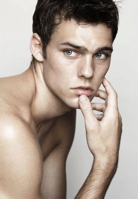 Holden Nowell, esempio di perfezione