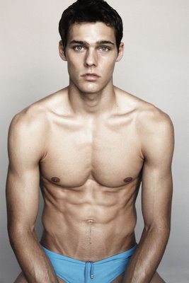 Holden Nowell, esempio di perfezione
