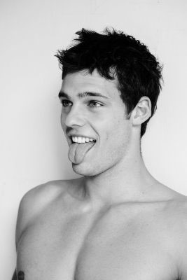 Holden Nowell, esempio di perfezione