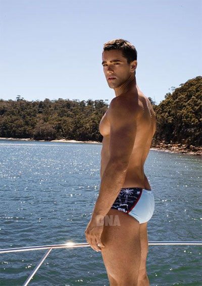 Jason B. &egrave; il cover boy di DNA