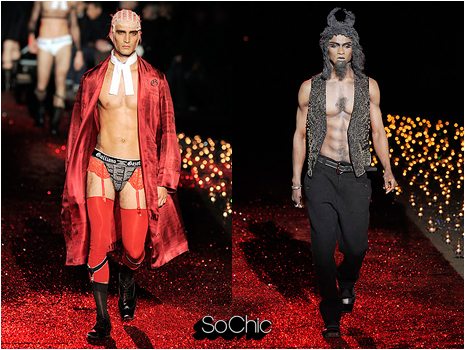 John Galliano a Parigi continua a stupire