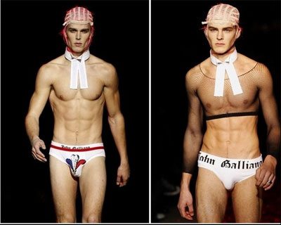 John Galliano a Parigi continua a stupire