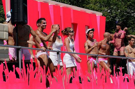 Montreal Gay pride: va in scena il circo