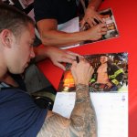 I pompieri di New York presentano il nuovo calendario a Times Square - Thumbnail
