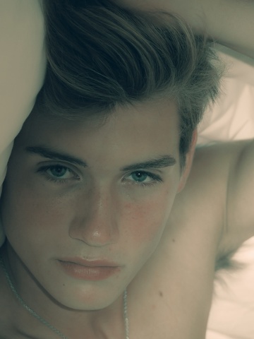 Jordan Ver Hoeve: twink, amante del football e promessa della moda