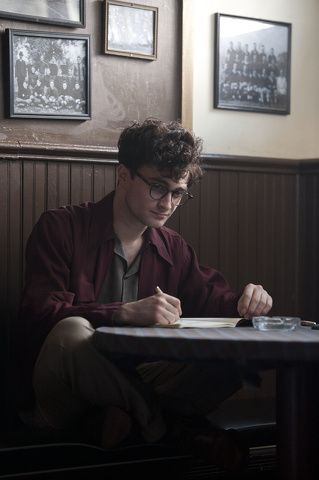 Giovani ribelli: Daniel Radcliffe diventa gay. Le immagini del film