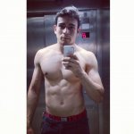 #Mycalvins: tutti in mutande per la campagna social di Calvin Klein - Thumbnail