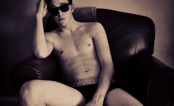 #Mycalvins: tutti in mutande per la campagna social di Calvin Klein