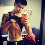 #Mycalvins: tutti in mutande per la campagna social di Calvin Klein - Thumbnail