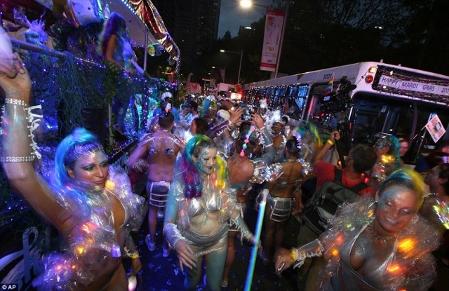 Sydney Mardi Gras: in piazza tutto lo spettacolo dell'orgoglio gay
