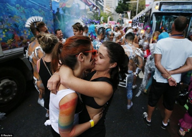 Sydney Mardi Gras: in piazza tutto lo spettacolo dell'orgoglio gay