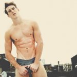Adam Gumula: il modello posa sui tetti della citt&agrave; - Thumbnail