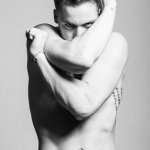 Jason Beitel: un corpo che &egrave; un'opera a cui i fotografi non resistono - Thumbnail