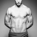 Jason Beitel: un corpo che &egrave; un'opera a cui i fotografi non resistono - Thumbnail