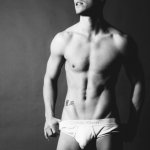 Jason Beitel: un corpo che &egrave; un'opera a cui i fotografi non resistono - Thumbnail