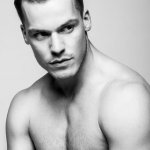 Jason Beitel: un corpo che &egrave; un'opera a cui i fotografi non resistono - Thumbnail