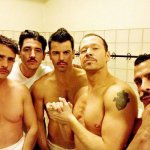 Boy band (quasi) nude: le riconoscete tutte? - Thumbnail
