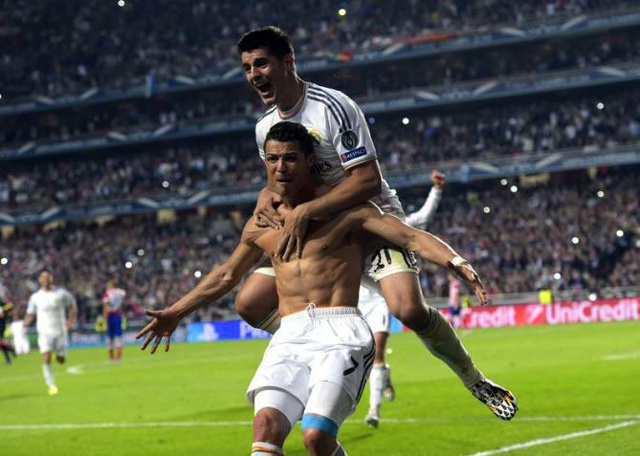 Cristiano Ronaldo segna e mostra un fisico da paura