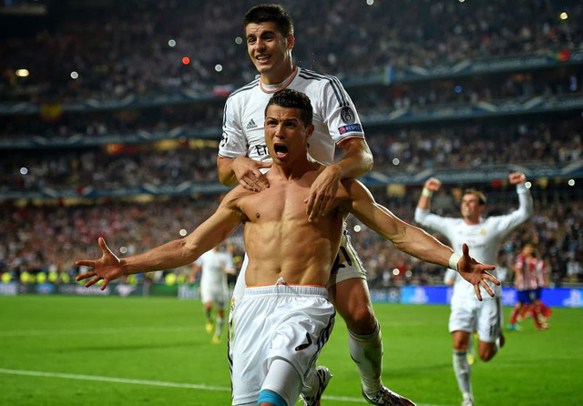 Cristiano Ronaldo segna e mostra un fisico da paura