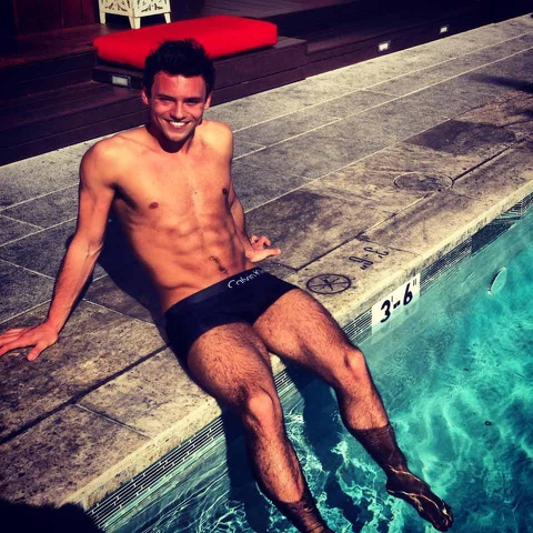 Tom Daley ha compiuto 19 anni: eccolo sexy, tenero e atletico