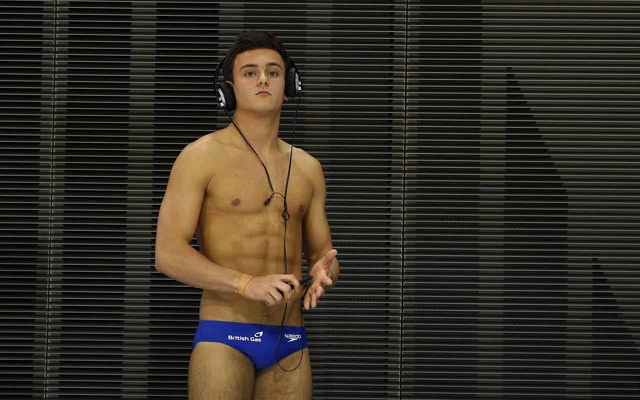 Tom Daley ha compiuto 19 anni: eccolo sexy, tenero e atletico