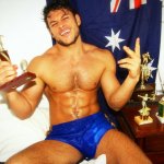Birra e pantaloncini: il modello australiano diventa uno sportivo sexy - Thumbnail